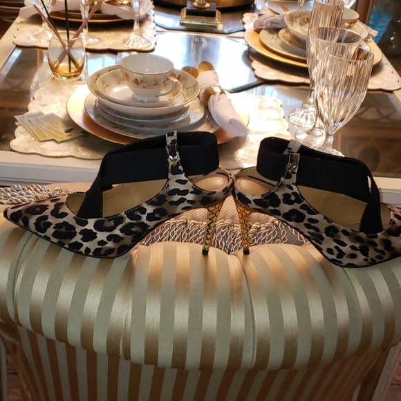 J Renee Shoes - Sexy must have shoes. Brand new.